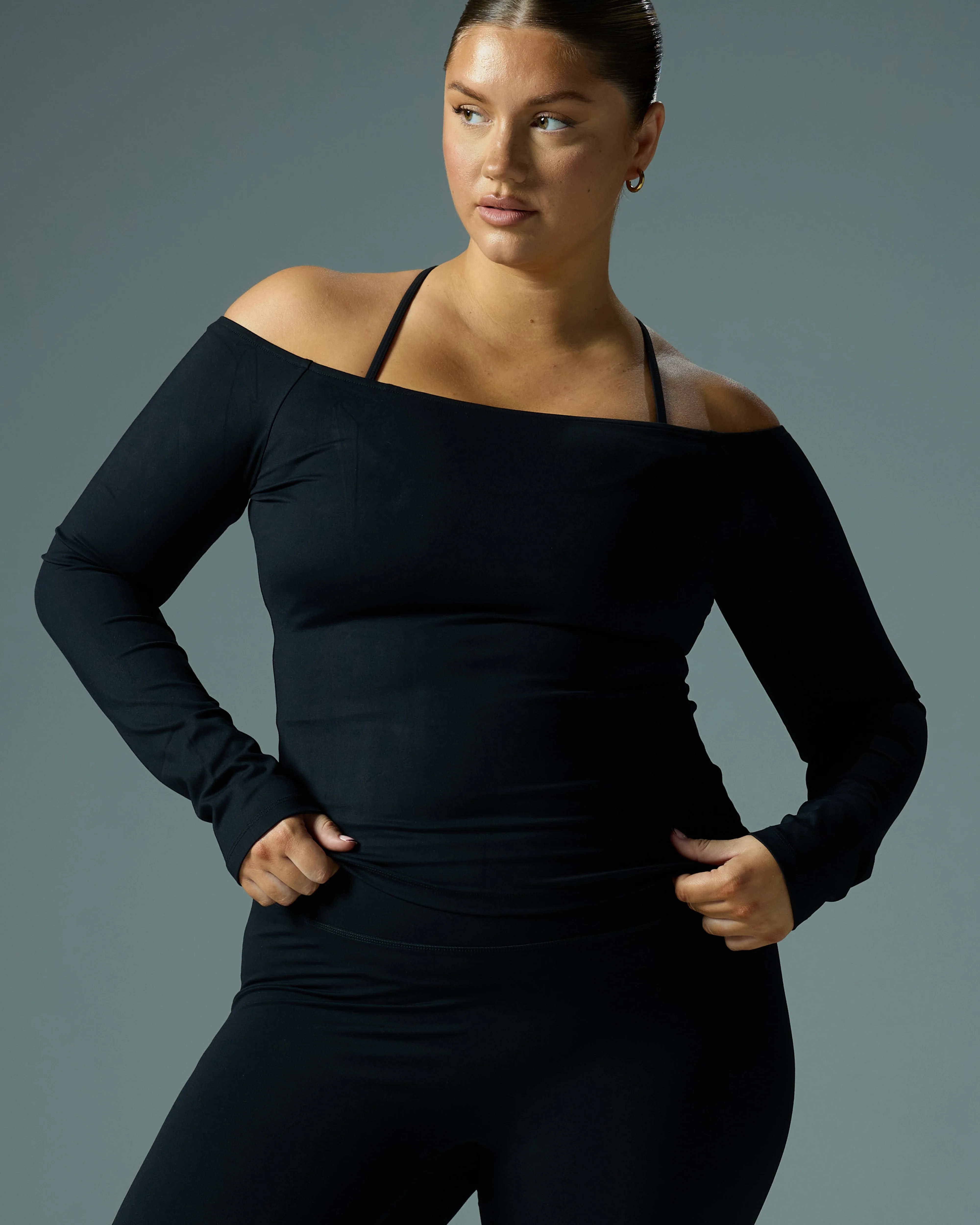 YK Move Cloud Off Shoulder Longsleeve | Black - Image 4
