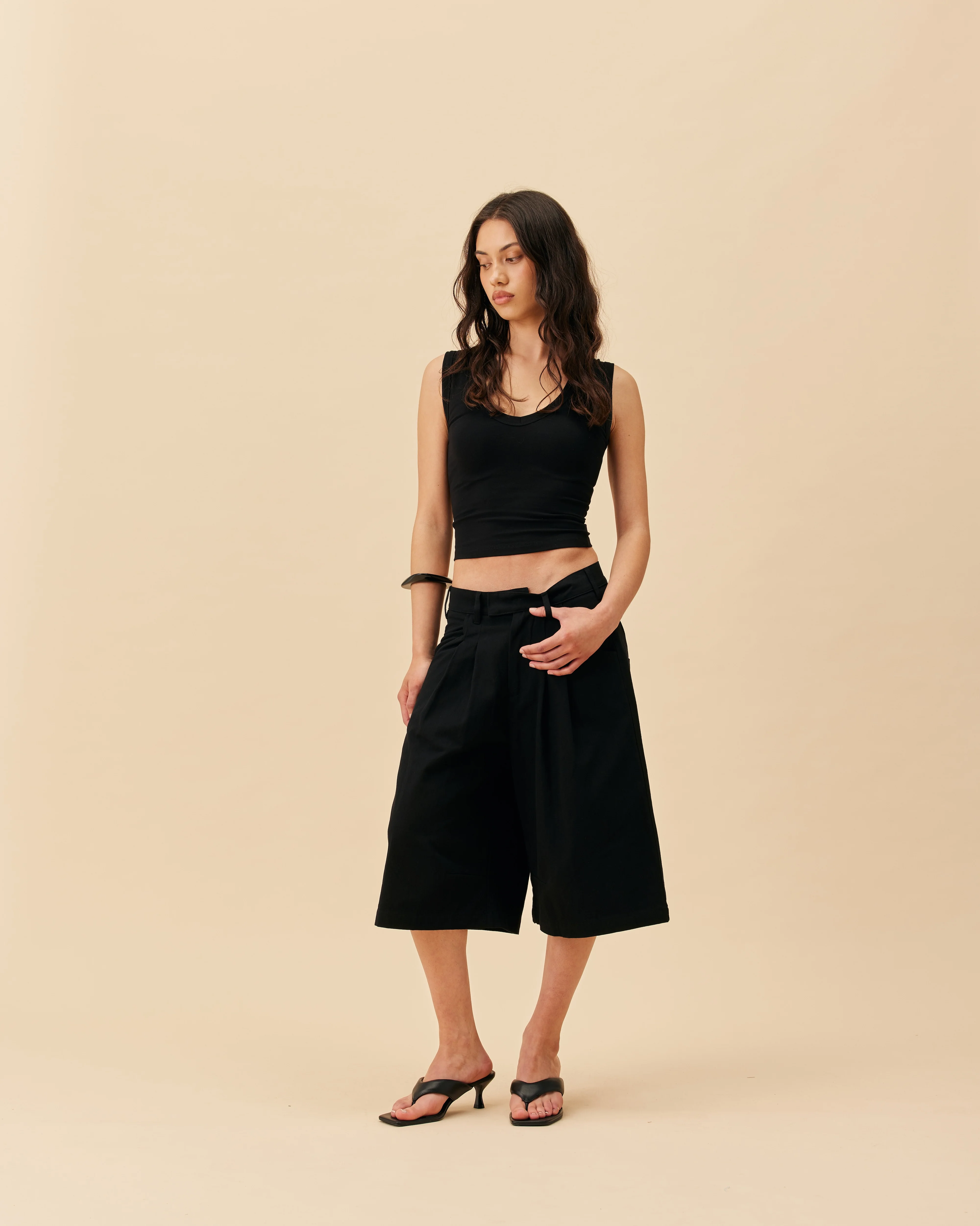 Double Pleated Shorts | Black - Image 5