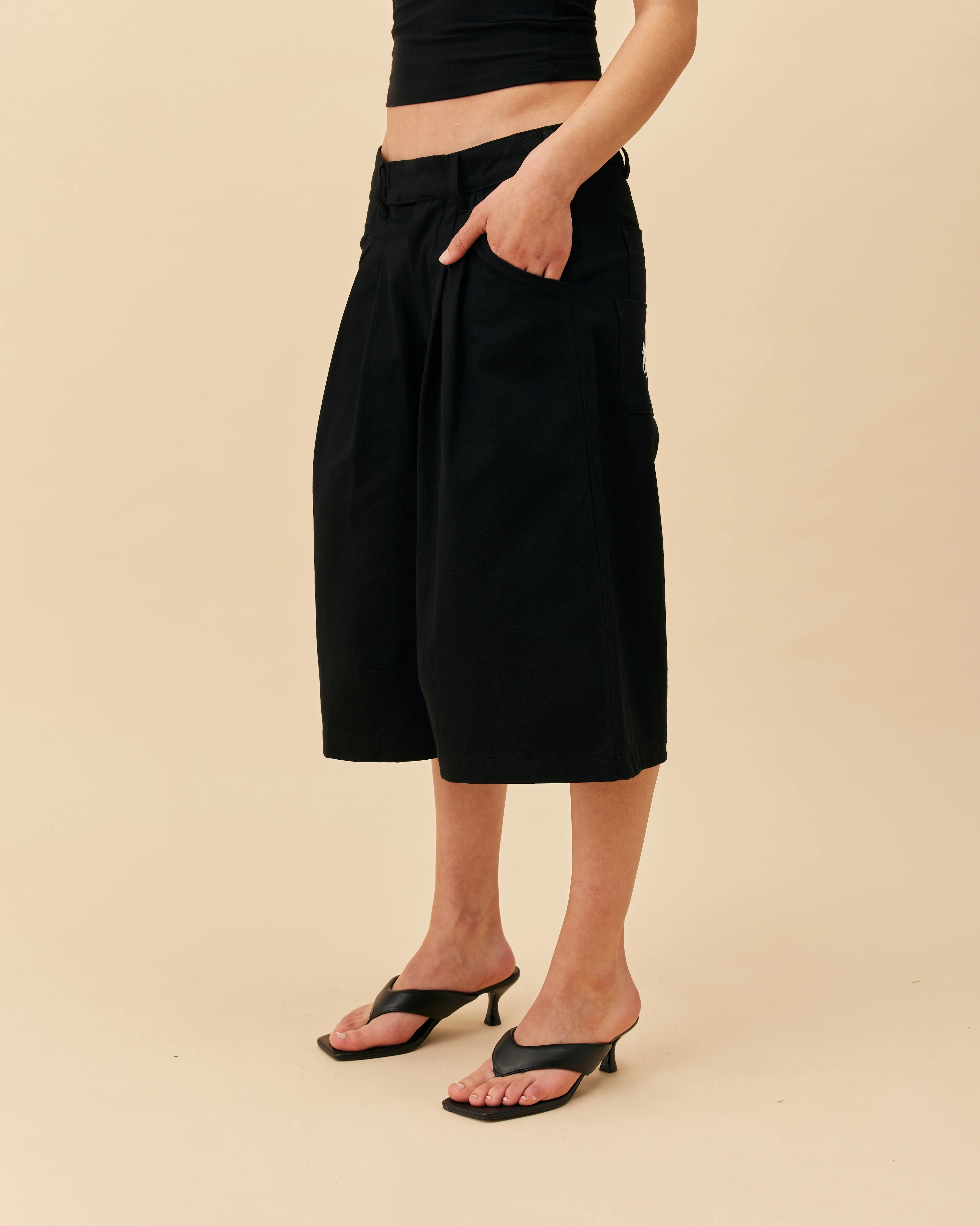 Double Pleated Shorts | Black - Image 6
