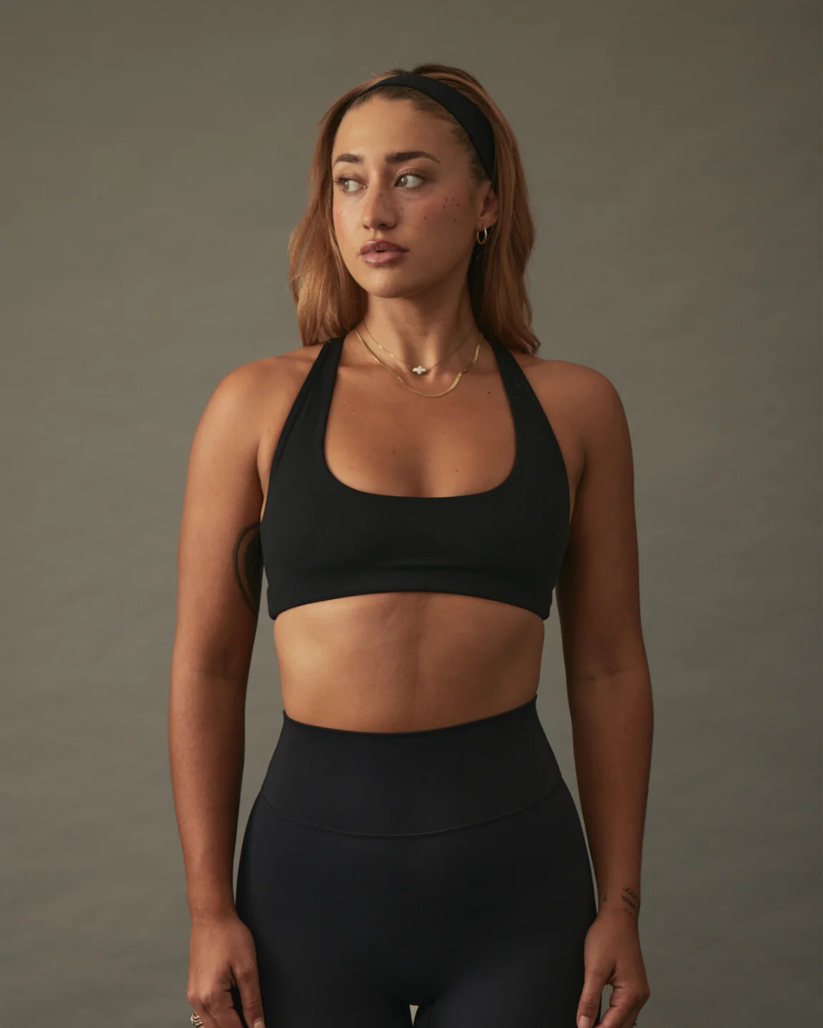 YK Move Cloud Cross Back Bra | Black - Image 2