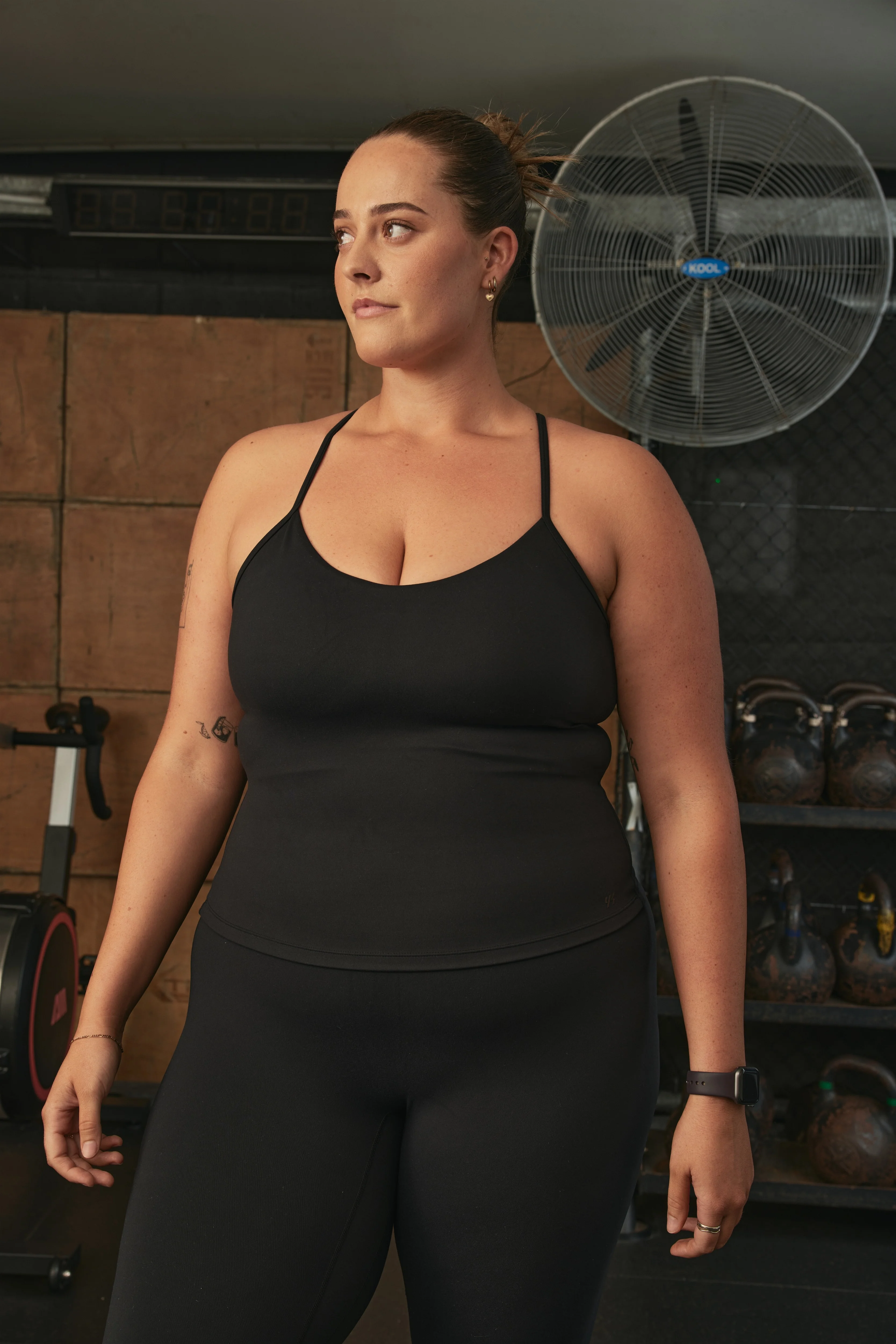 YK Move Cloud Scoop Top | Black - Image 5