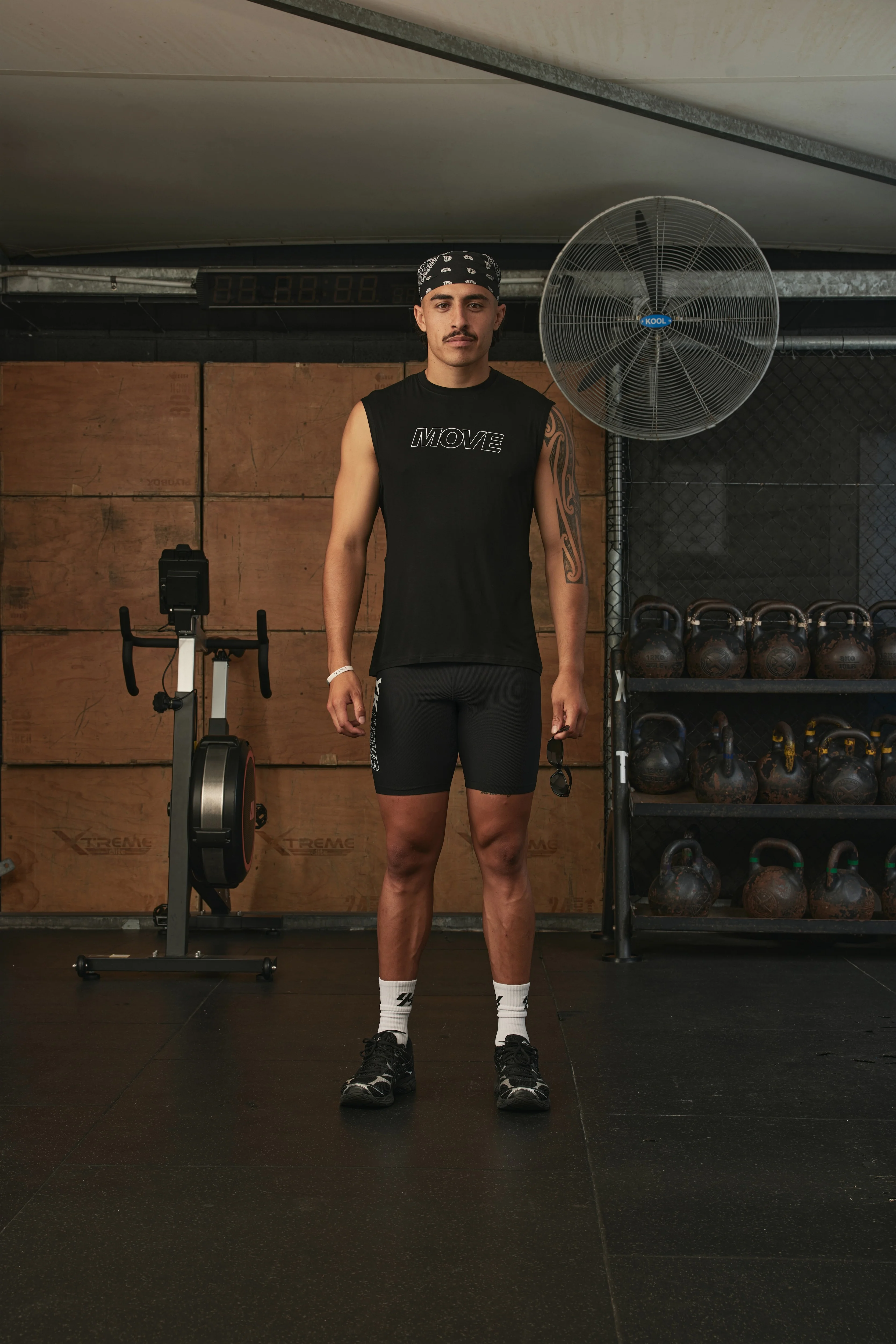 YK Move Flow Tank | Black - Image 3