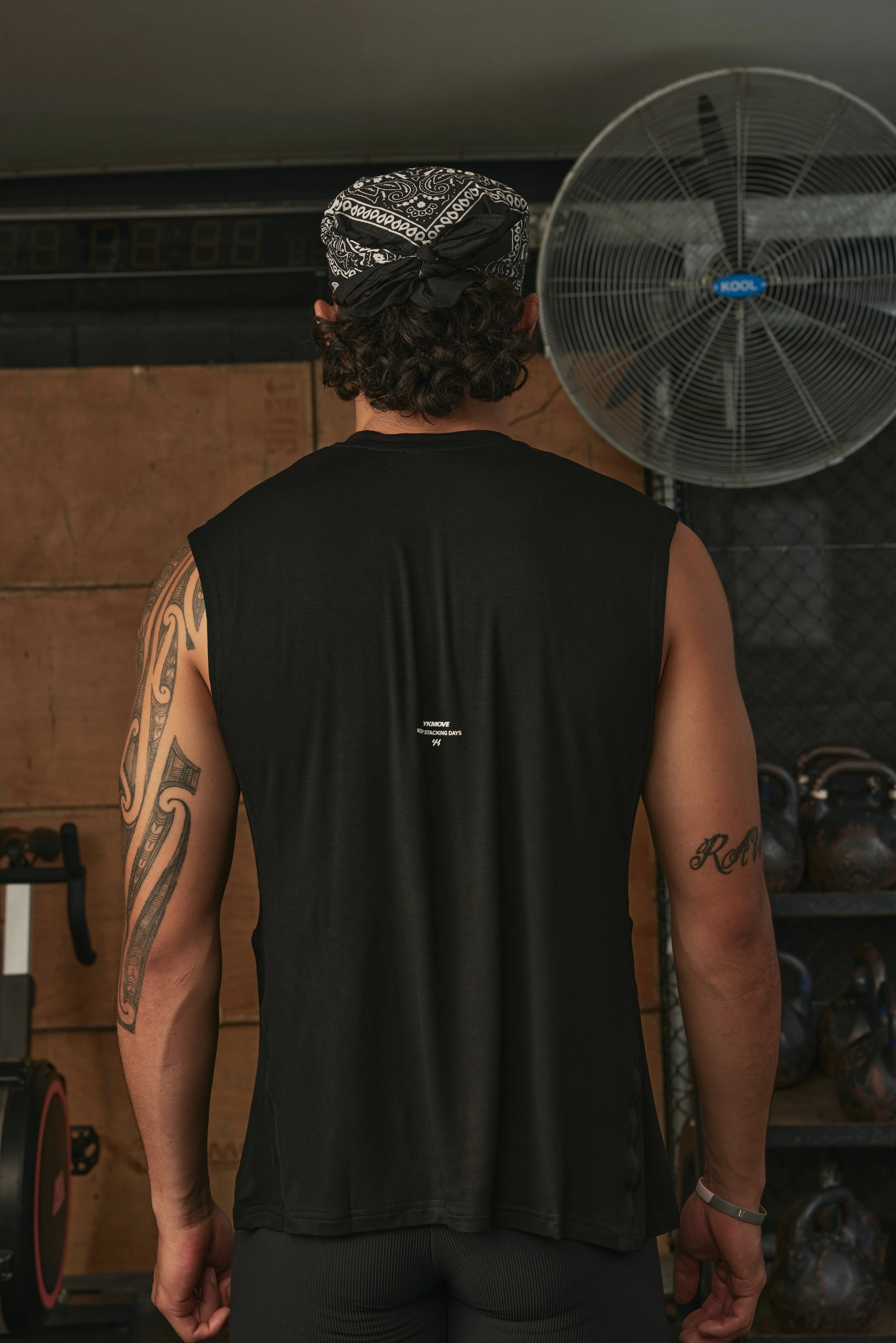 YK Move Flow Tank | Black - Image 4