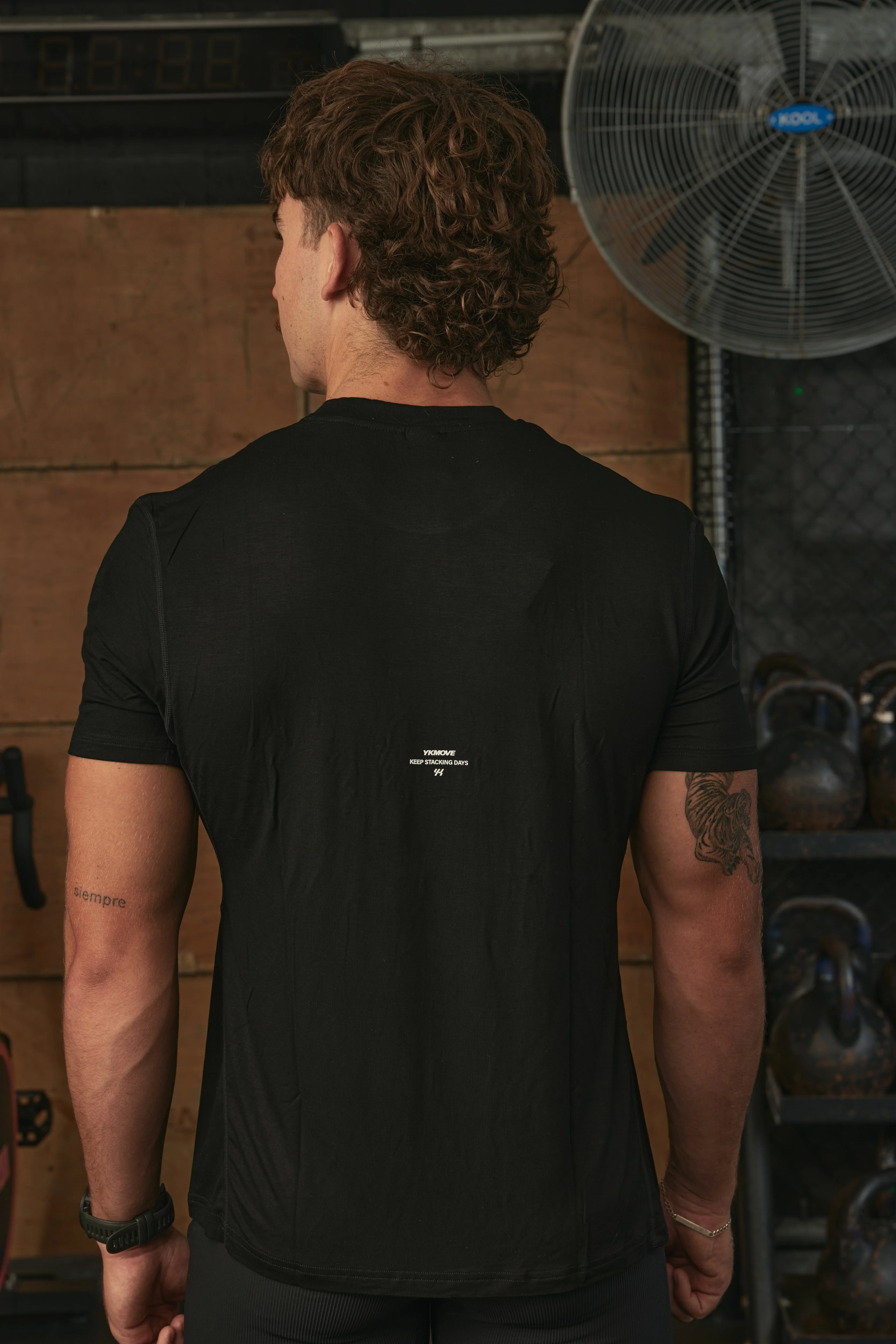 YK Move Flow Tee | Black - Image 4