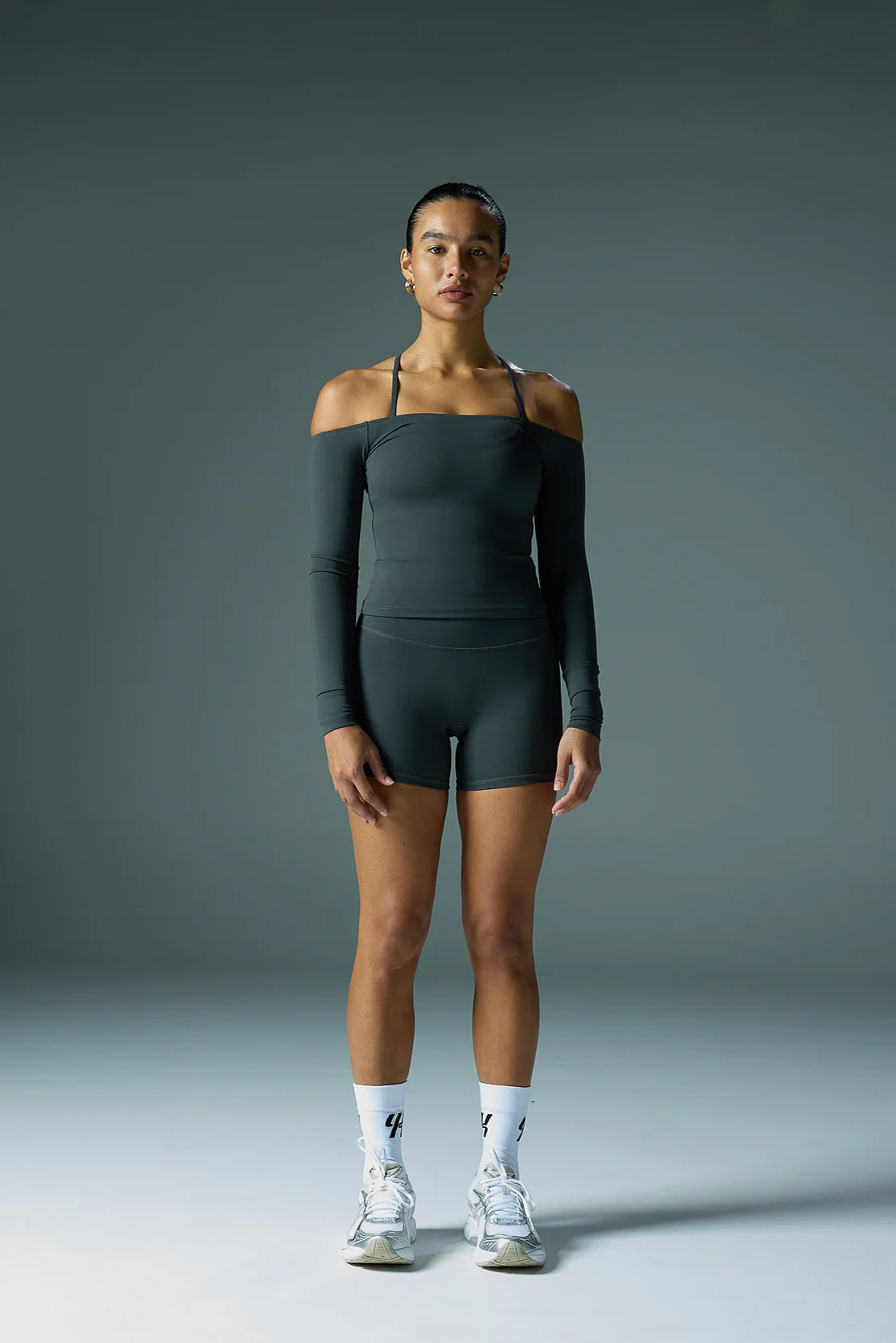 YK Move Sculpt 5" Shorts | Charcoal - Image 4