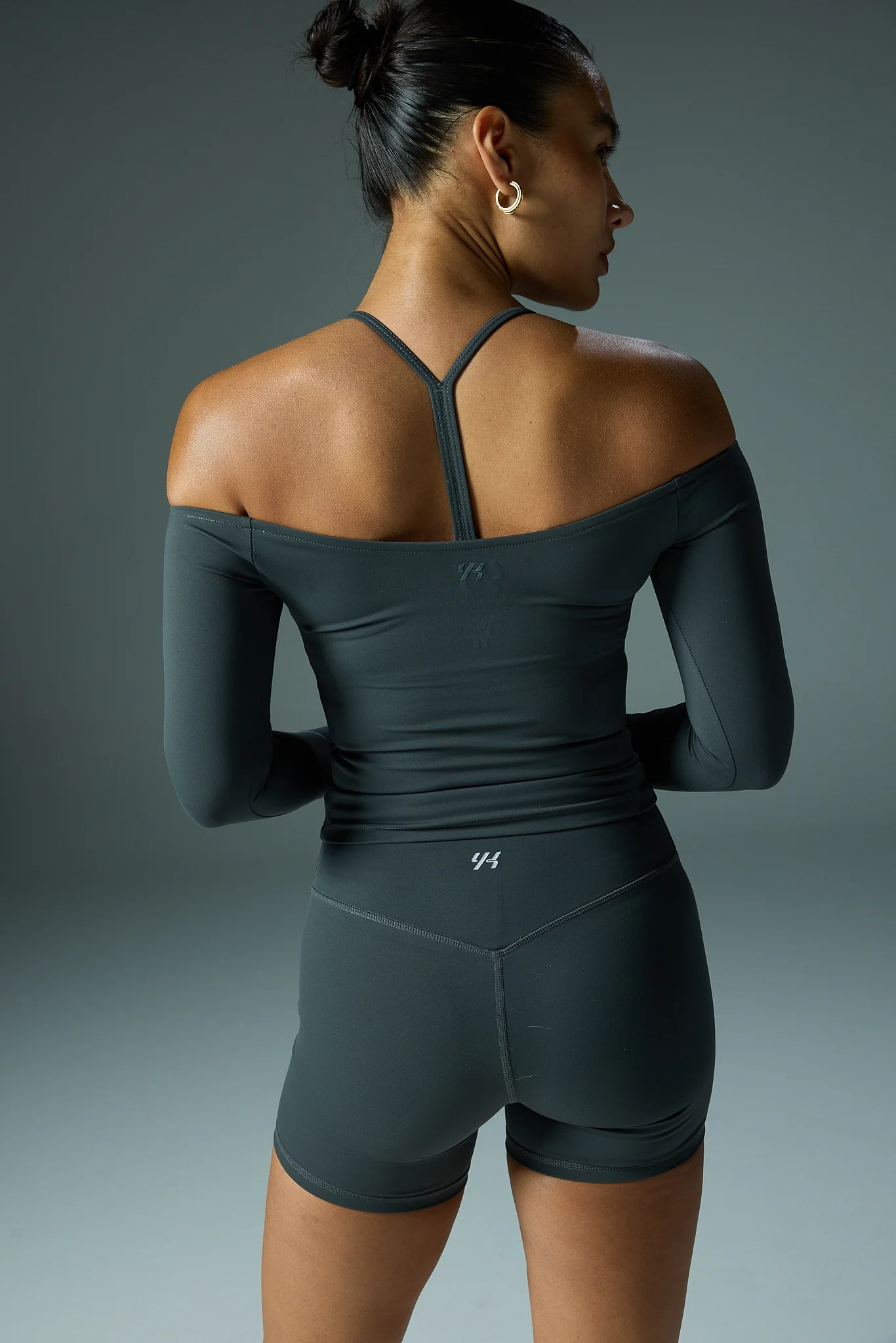 YK Move Sculpt 5" Shorts | Charcoal - Image 5